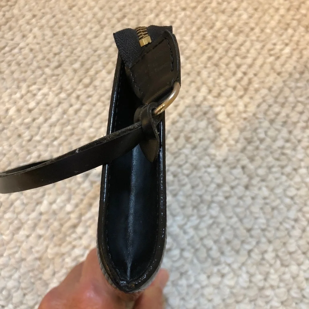Louis Vuitton Pochette Black EPI Leather Clutch